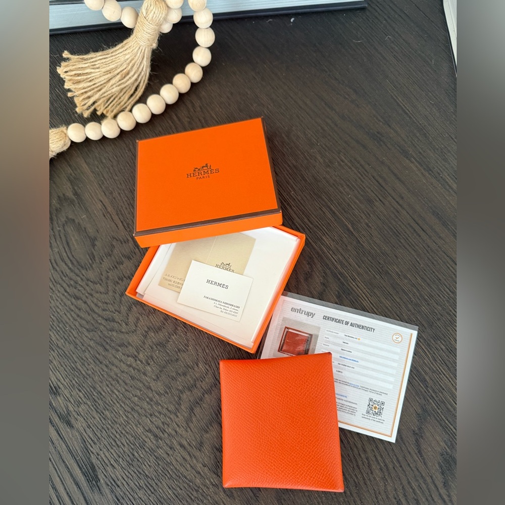 HERMES Orange Leather Wallet,  full inclusion, authenticity card - Picture 14 of 14